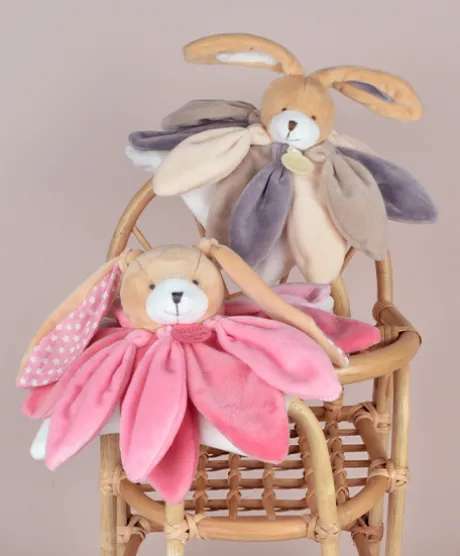 Coffret Doudou lapin pétales Collector rose - 28 cm