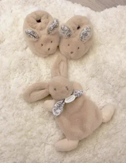 Lapin Doudou - Coffret cadeau Chaussons et Doudou Beige 15 cm