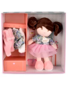 Mon premier dressing de poupee - Emilie et ses vêtements