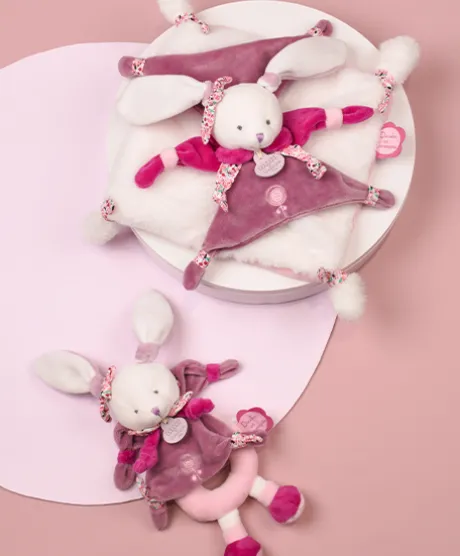 Peluche hochet Cerise le lapin rose - 19 cm